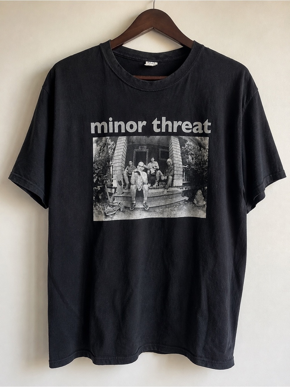 Minor Threat Black Band T-Shirt with Photo Print XL NWOT.